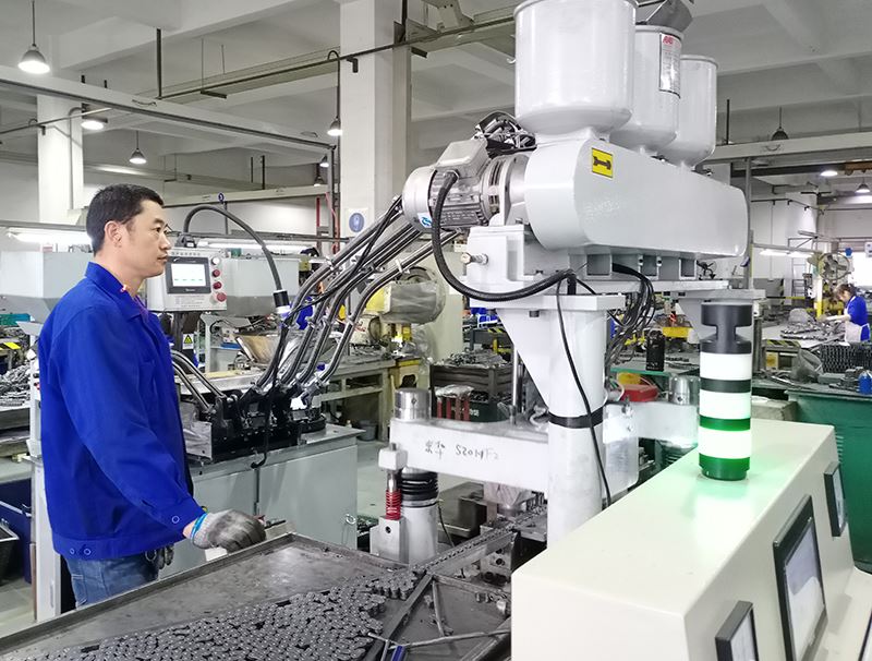 Agricultural machinery chain production